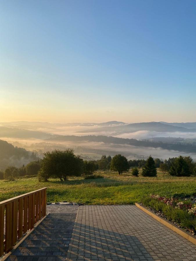 Montini - domki z jacuzzi i apartamenty na górze Ochodzita - B&B Koniaków
