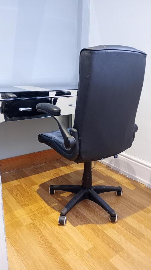 Großes Doppel-/Zweibettzimmer