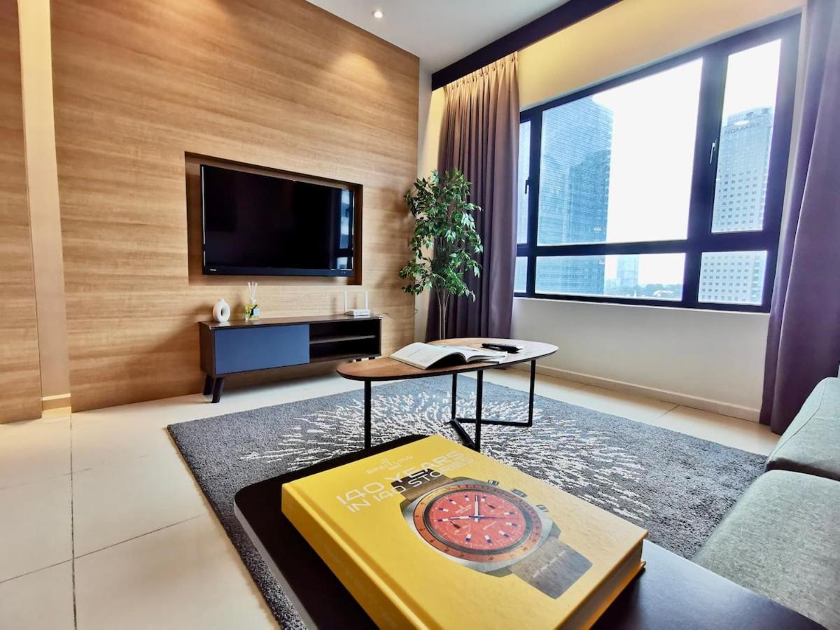 Suasana Suites Johor Bahru 2 Bedroom 6pax with Pool and Free Parking - Bed and Breakfast Johor Bahru