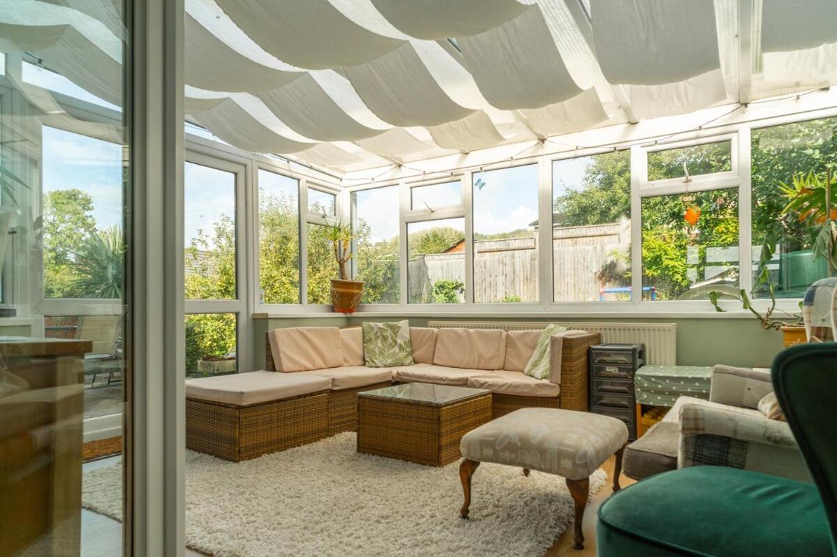 Lynfield - Spacious Family Home with Parking on the Outskirts of Bath - B&B Bath