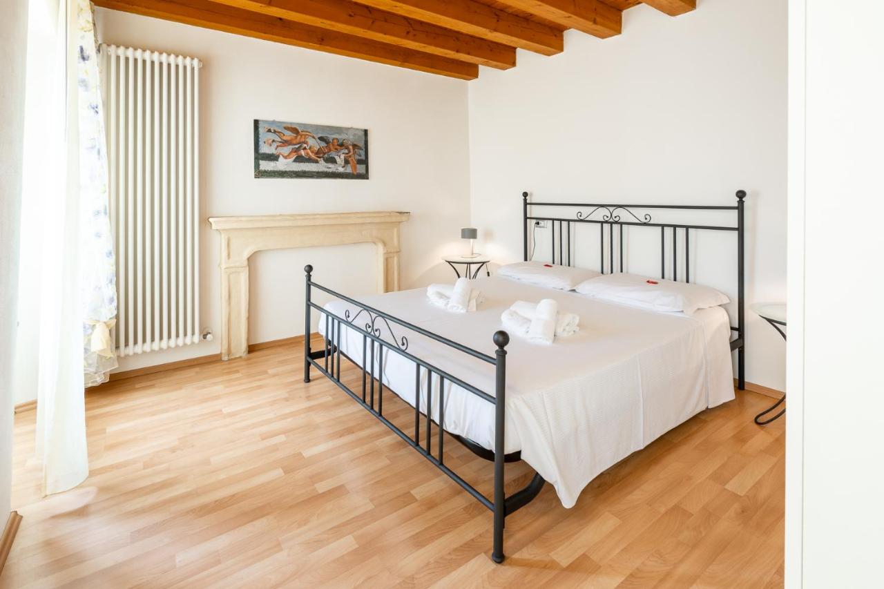 Superior One-Bedroom Apartment