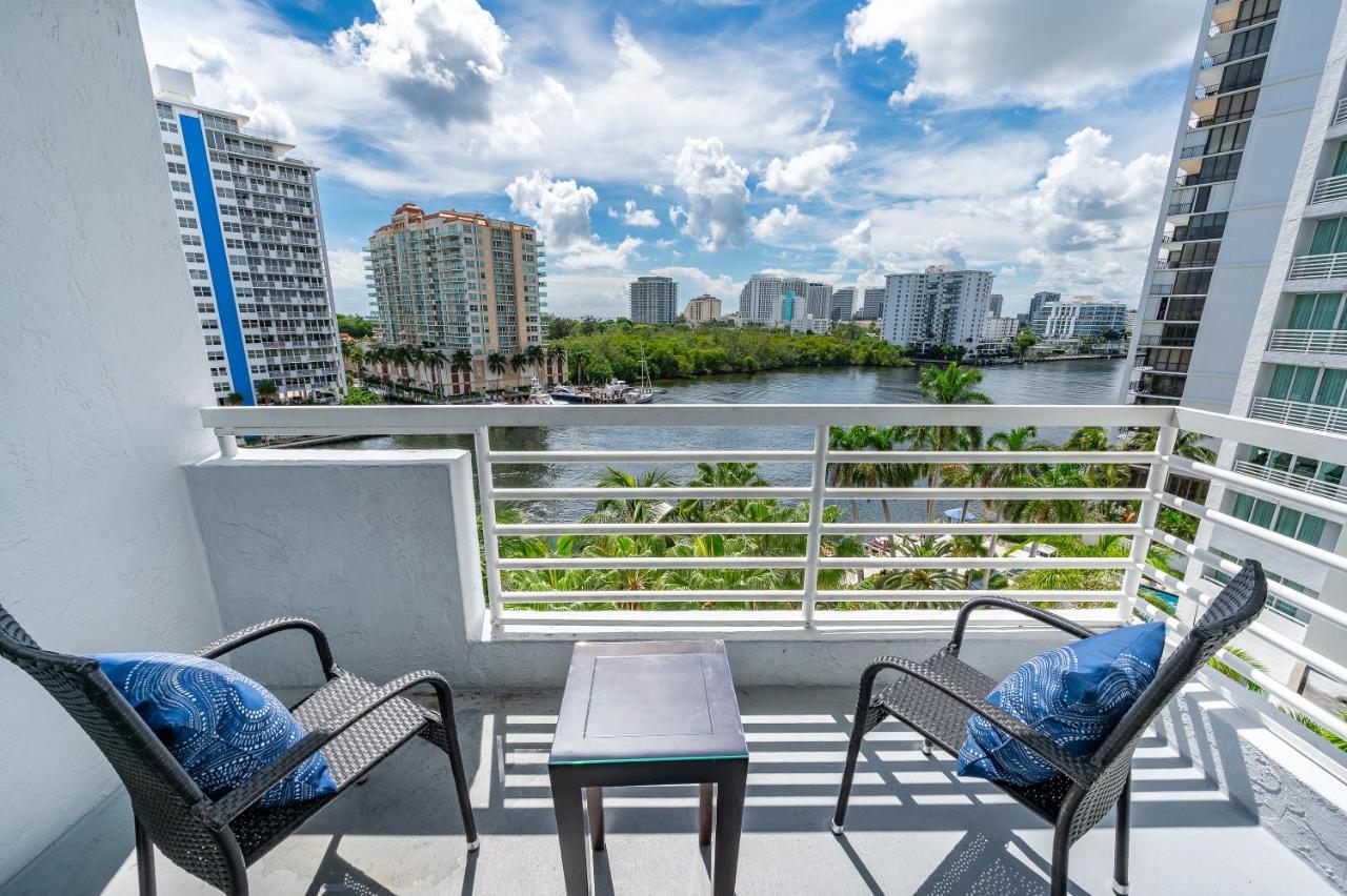 Amazing Intracoastal Views - Walk to the Beach! - Chambres d’hôtes Fort Lauderdale