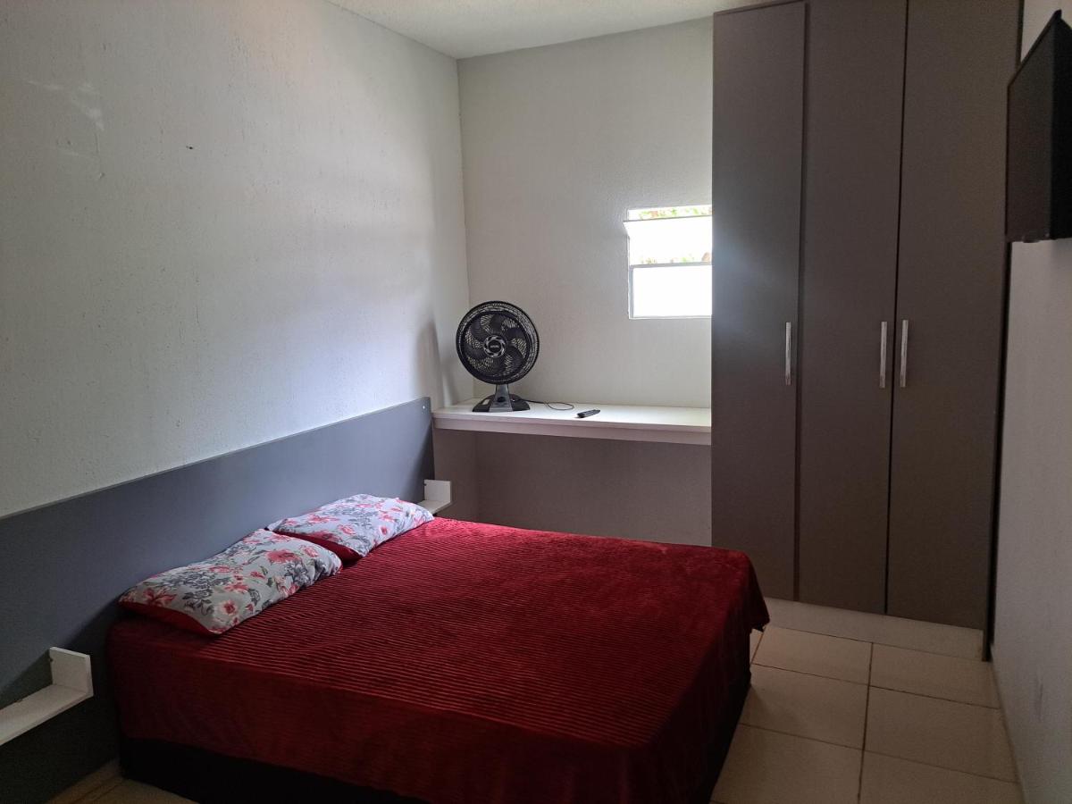 Casa de hospedagem com um de casal com smart tv e ventilador - Ferienwohnung Montes Claros