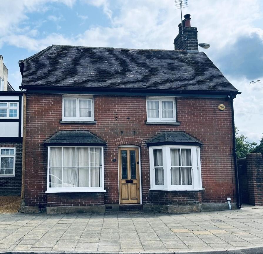 Ye Olde Cottage - B&B Crawley