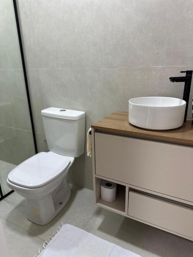 Suíte 5 Vila dos Pescadores Cond Portogalo - B&B Angra dos Reis
