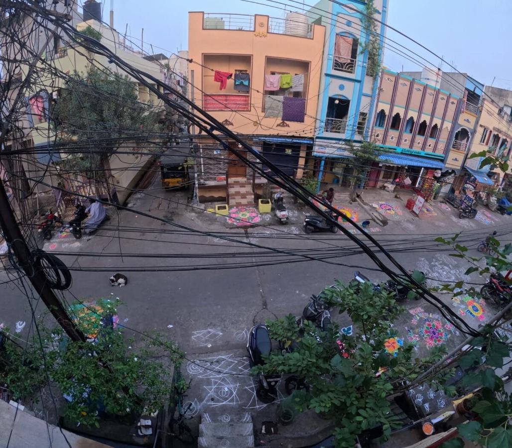 Tiny Hub, Smart & Comfy Rooms - B&B Rajahmundry