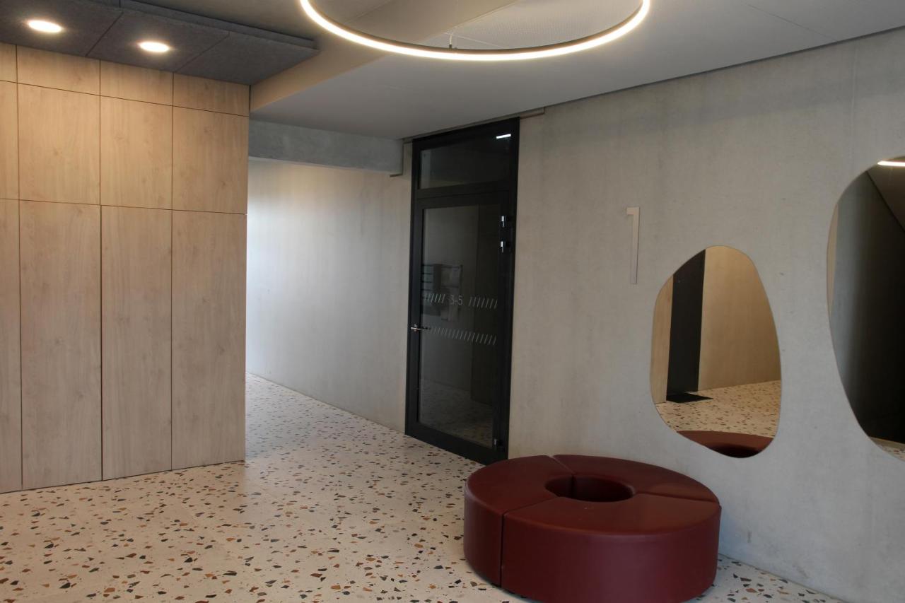 Warmzy Home - Modern Flat with Free Parking - B&B Vilnius