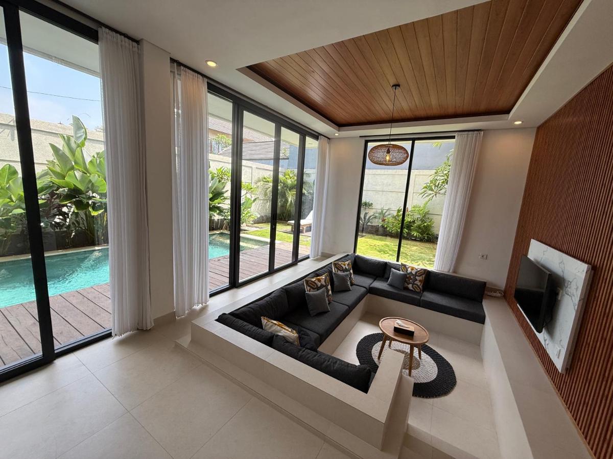 Leyan Villa Seminyak - B&B Seminyak