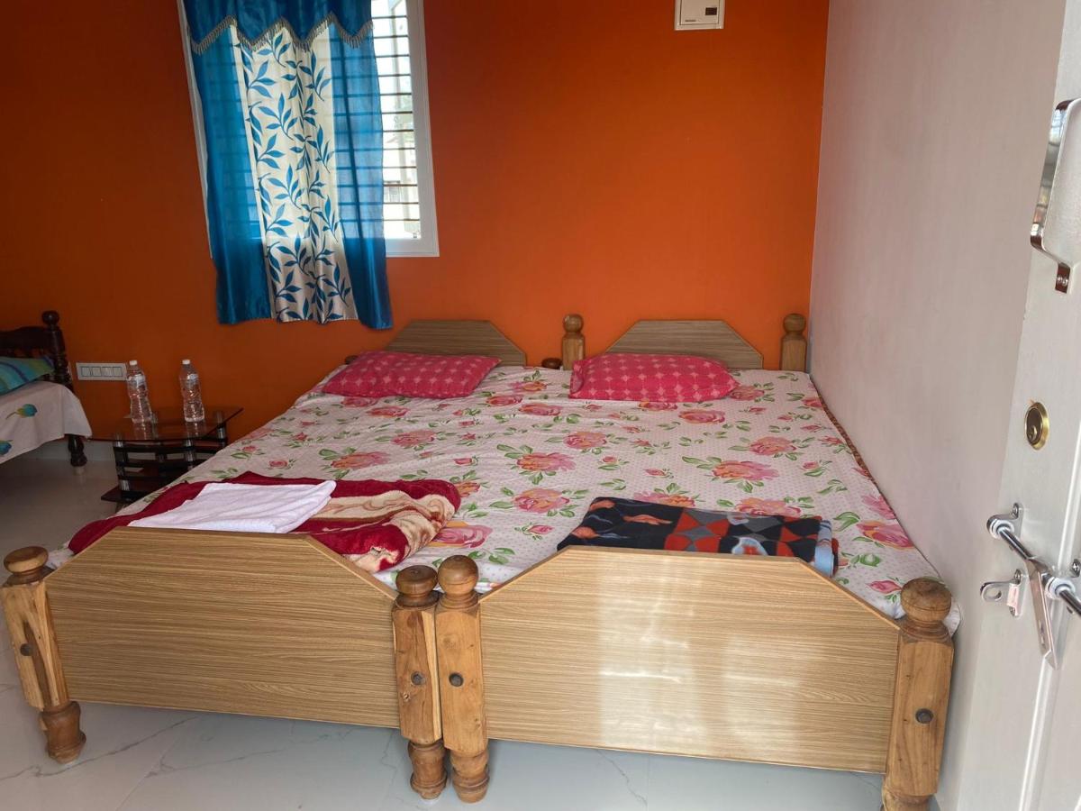 Abhi home stay - Bed and Breakfast Mysuru