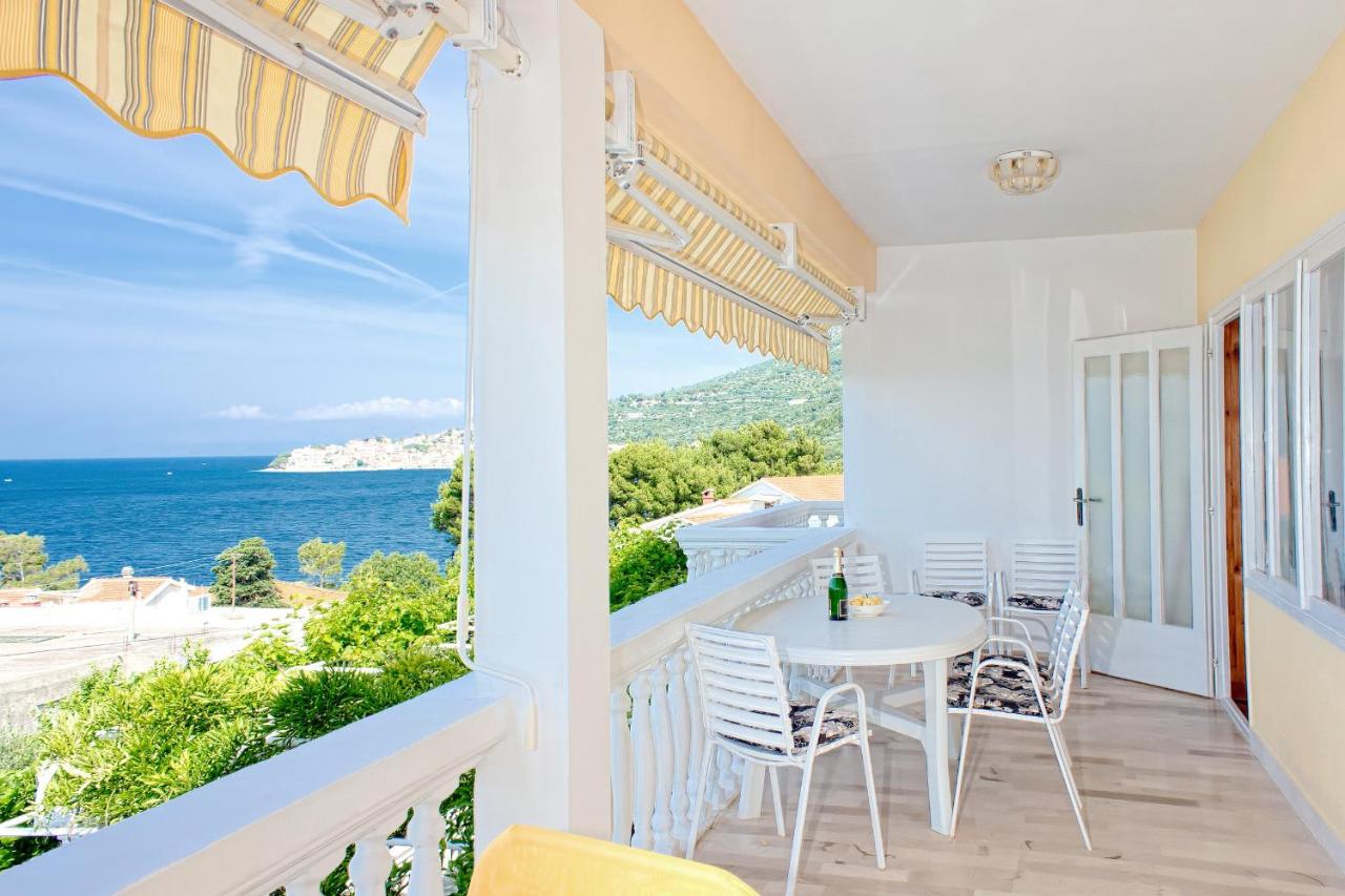 Apartamento de 2 dormitorios con vistas al mar