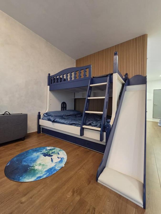 Samarahan-Family Fun Retreat with Indoor Slide - B&B Kota Samarahan