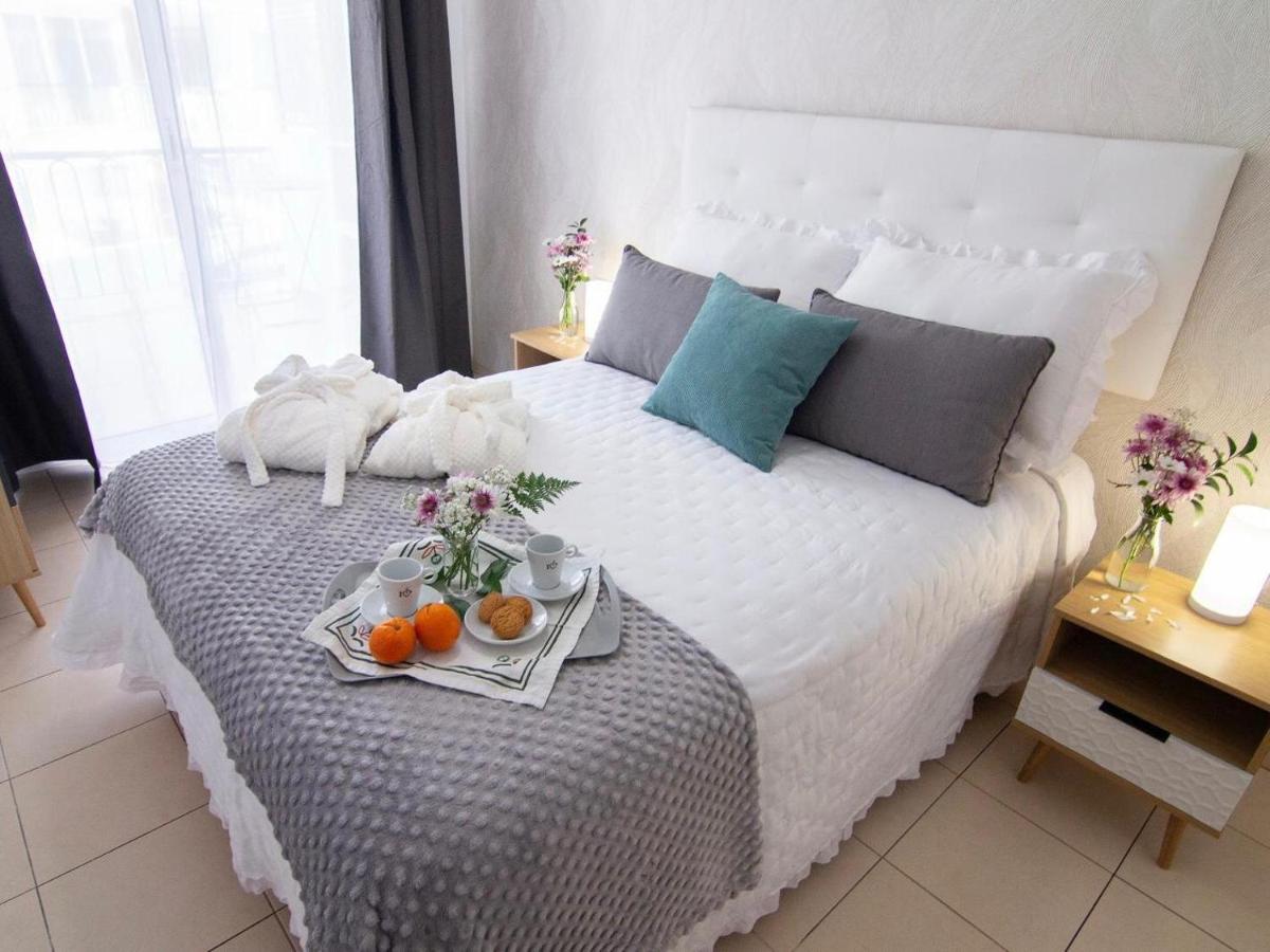Apartamento Edit con piscina y garaje en el Poseidon - Bed and Breakfast Puerto de Santiago