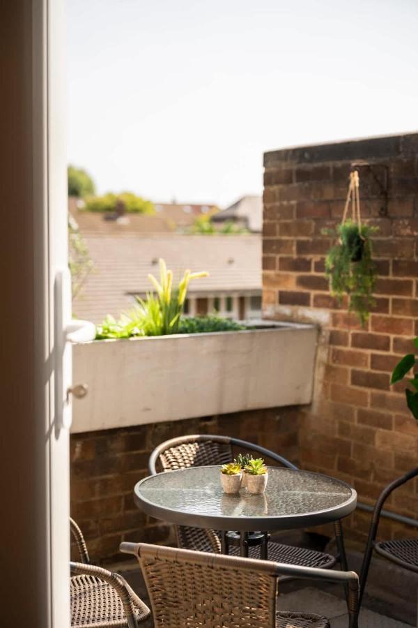 Canary Wharf Apt - Near DLR & Jubilee - B&B Londra