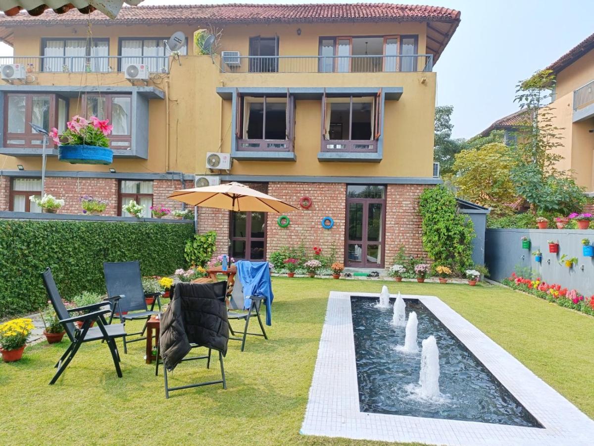 Rishani-alay An Exclusive Affair by the Fountain - B&B Hīre Chak