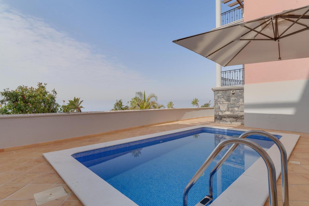 Luxury Villa Pembe Palheiro Village by Holiday Rental Madeira - Bed and Breakfast Funchal