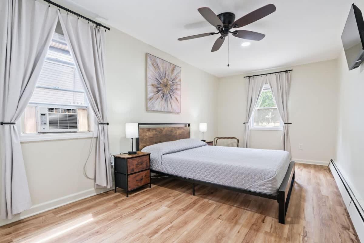 Group Retreat 15Min to NYC MetLife Mall FREE Parking - B&B Union City