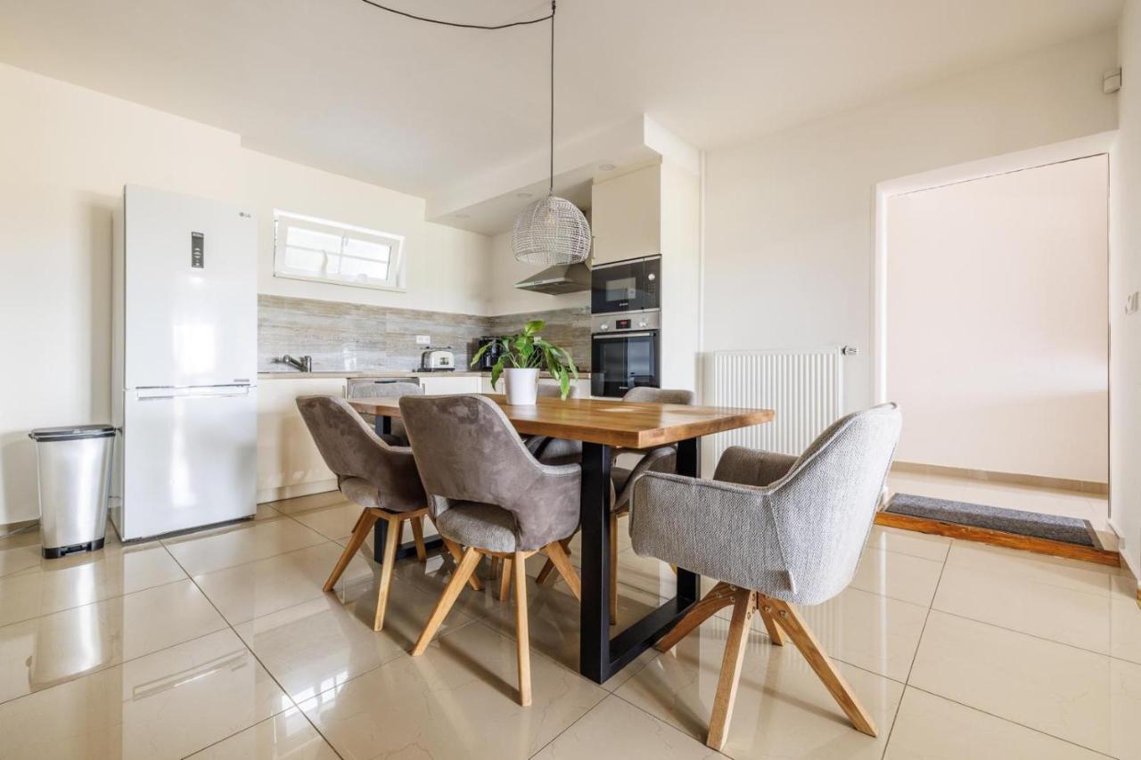 Three-Bedroom Deluxe Apartment