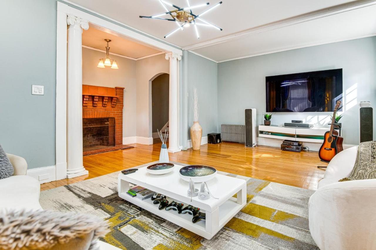 Classic North End Gem Yard, Patio and Modern Style! - B&B Manchester