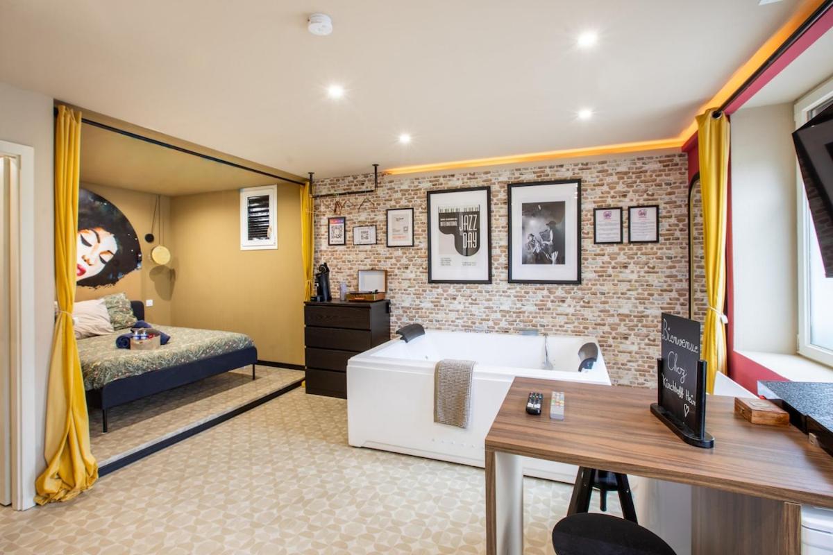 Deluxe Studio Jazzy, Jacuzzi, MULHOUSE CENTRE - B&B Mulhouse