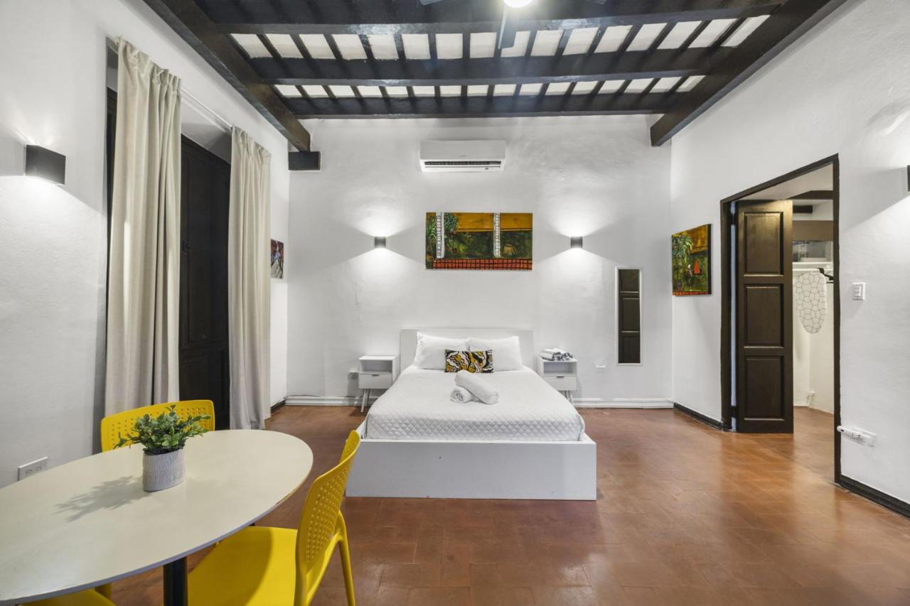 Just Remodeled Studio in Colonial OSJ UNIQUE Location LOCAL experience - B&B San Juan