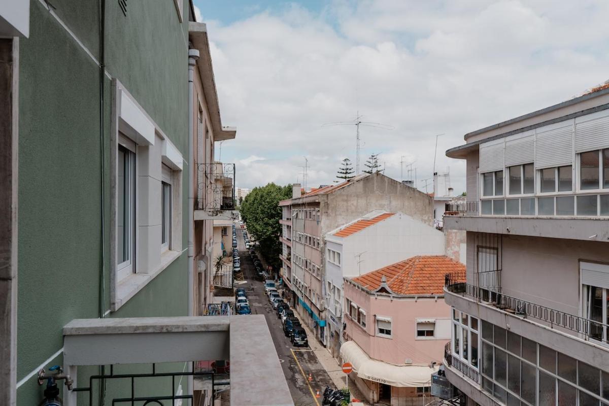 Renovated cozy apartment - H - B&B Lisbona