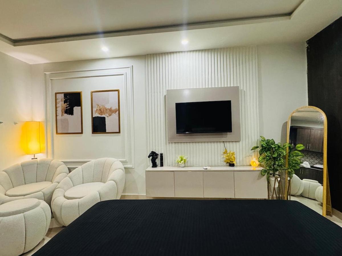 Luxury studio apartment near Islamabad Airport - B&B Islamabad