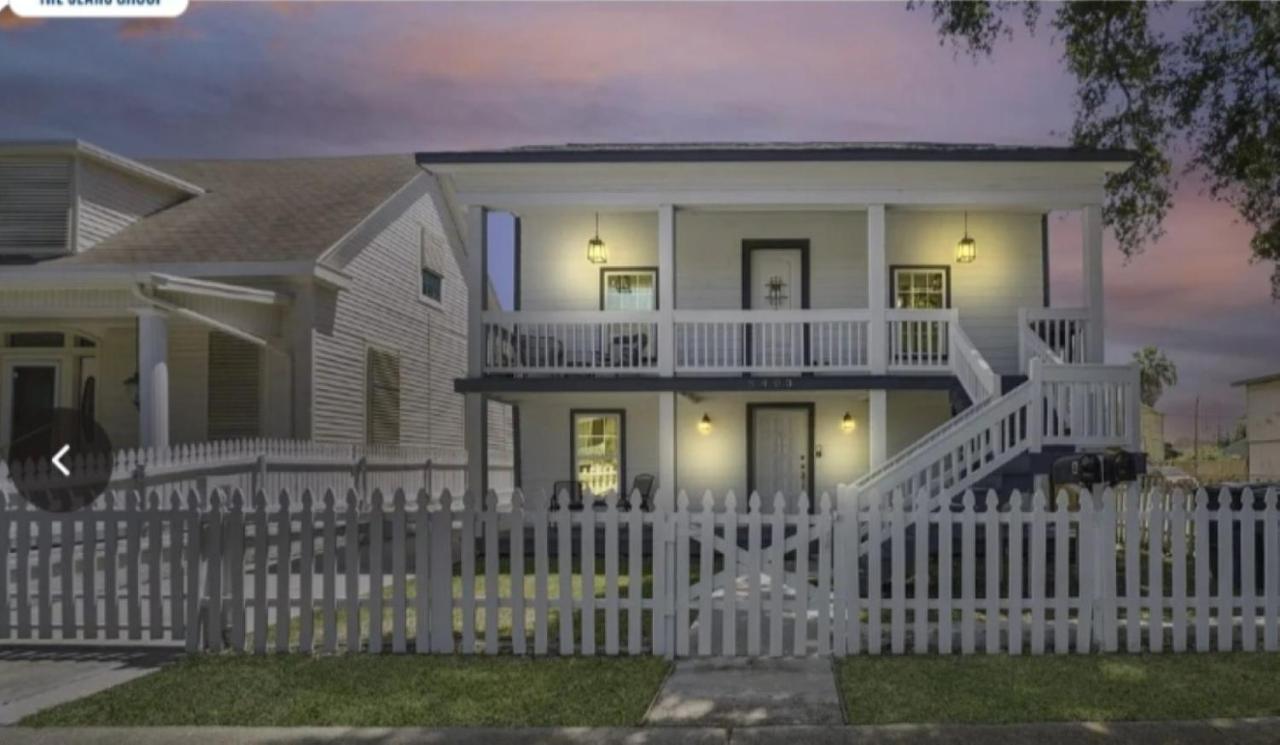 The Lambo Beach Cozy Retreat 2BR 2BA, Near UTMB & Cruise Port - B&B Galveston