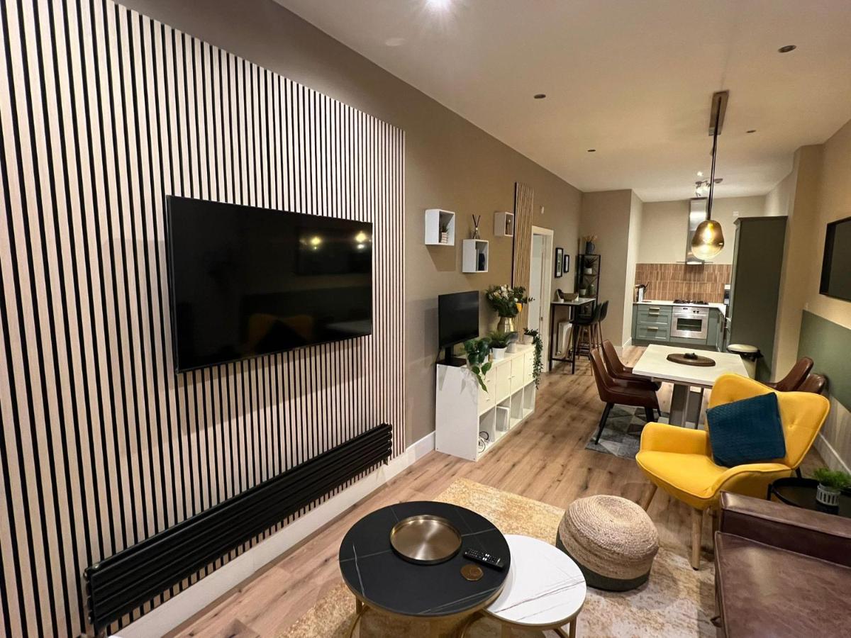 Modern 2 bedroom 2 bathroom Apartment newly renovated - B&B Dublino