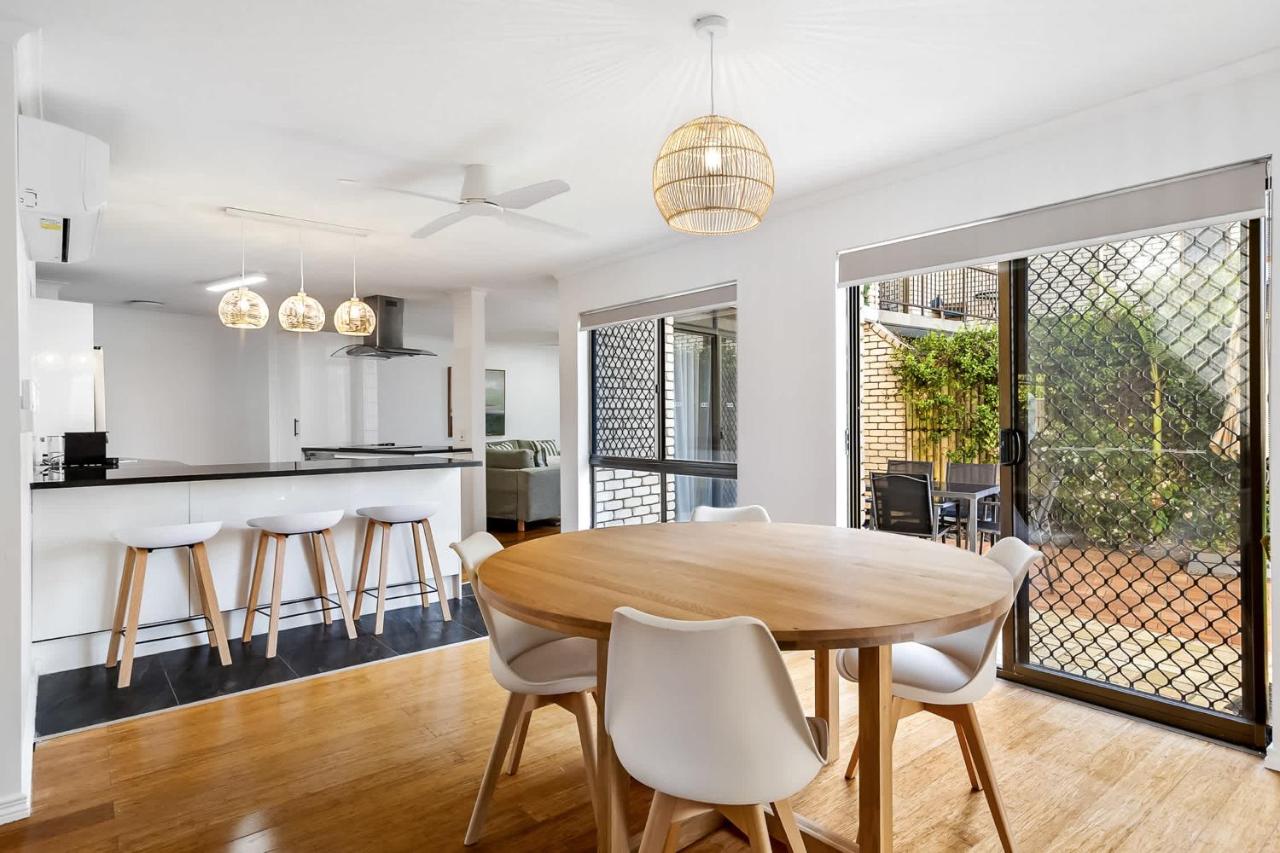 Hacienda Apt 2- Waterfront Escape On the Canal - B&B Mullalyup