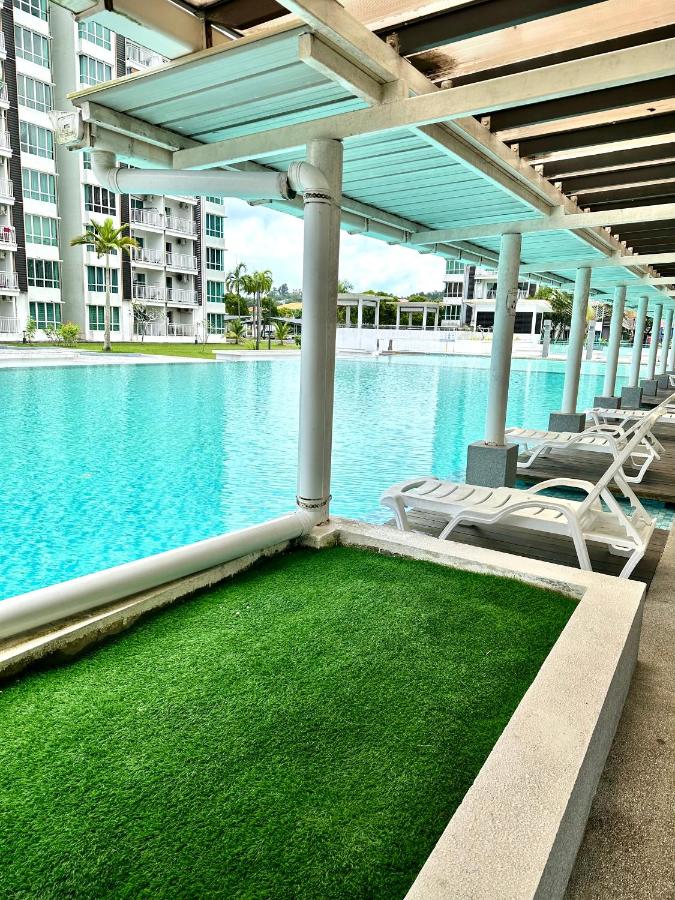 IJM Condo with Pool #Yoyo Homestay - B&B Sandakan