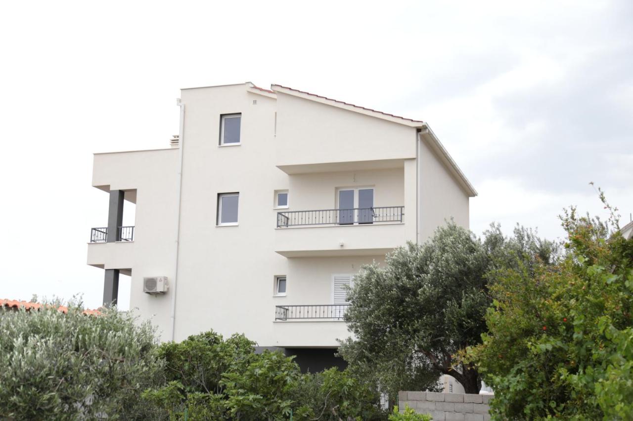 Apartment Nada - Ferienwohnung