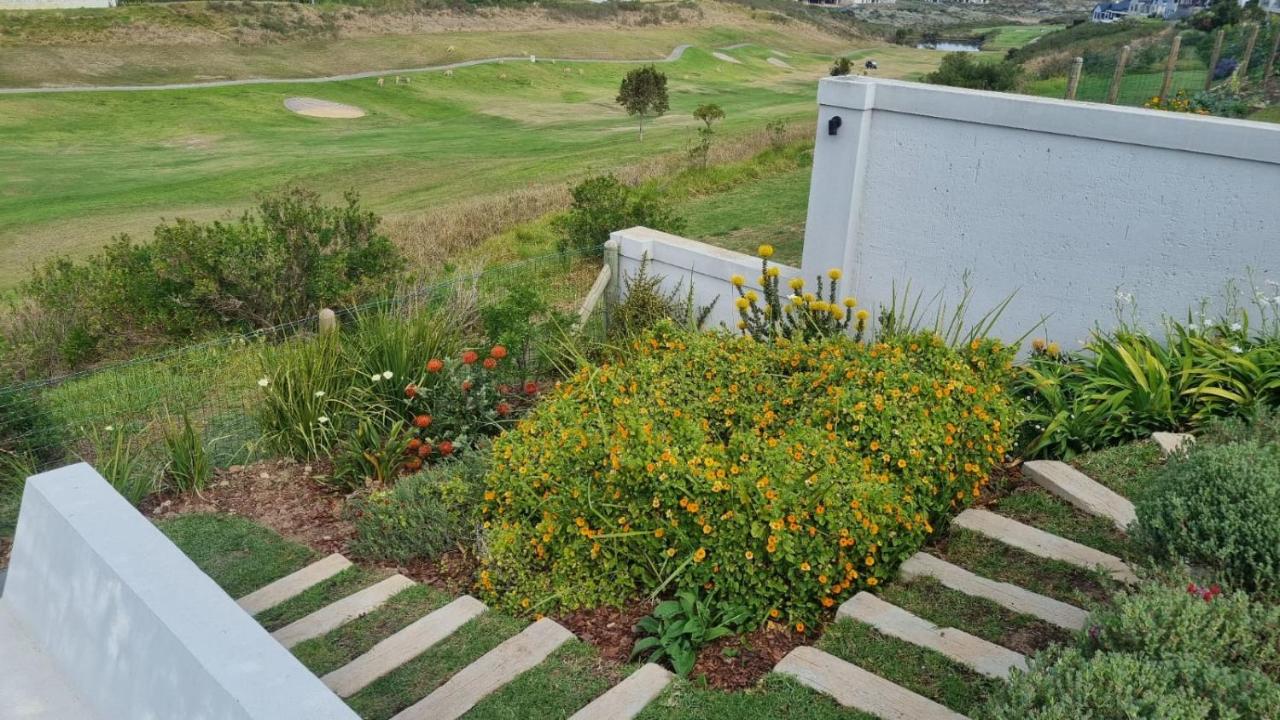 December Holiday Home George - B&B George