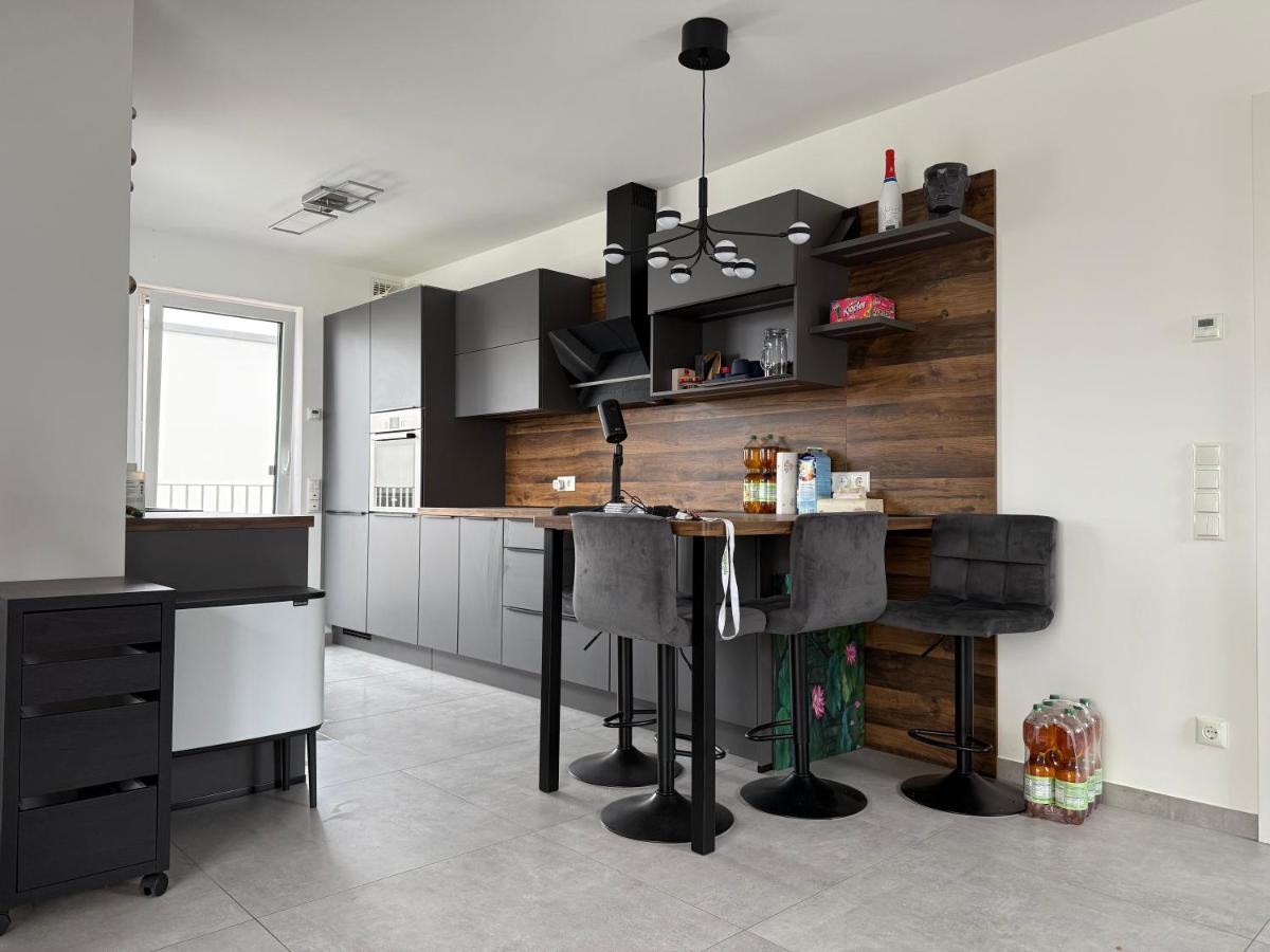 Villa am Rhein in Monheim - B&B Monheim