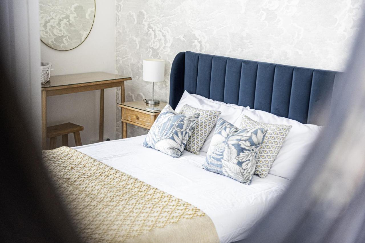 St Ives Holiday Cottage with Parking – Coastal Retreat - B&B St Ives