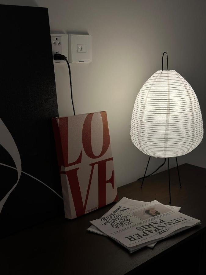 Trầm Room Calm & Dark Wood - B&B Kim Quan