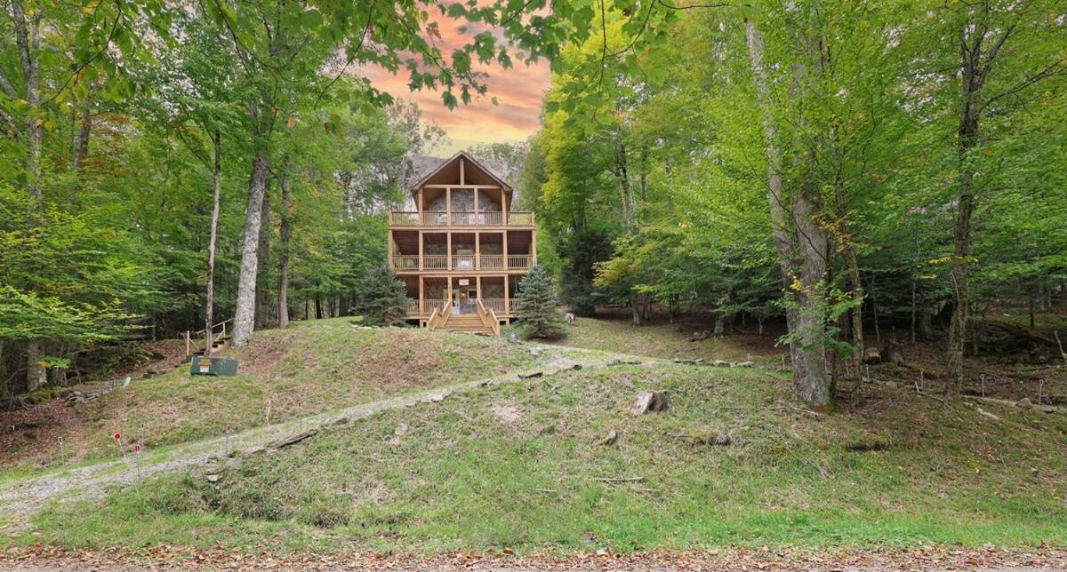Cozy Stone Cabin Retreat Near Beech Ski Slopes - Chambres d’hôtes Beech Mountain