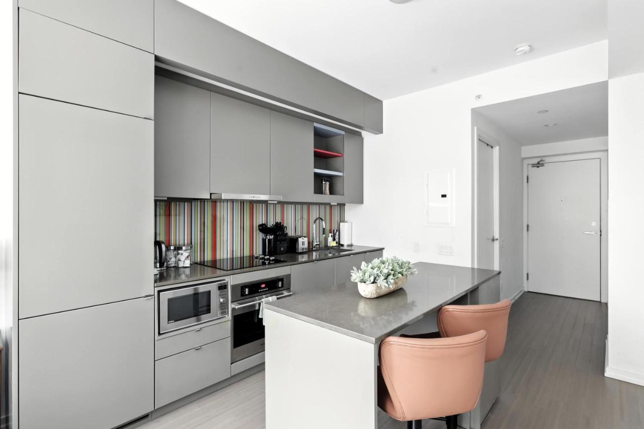 Modern Studio Retreat in Downtown Toronto - B&B Toronto