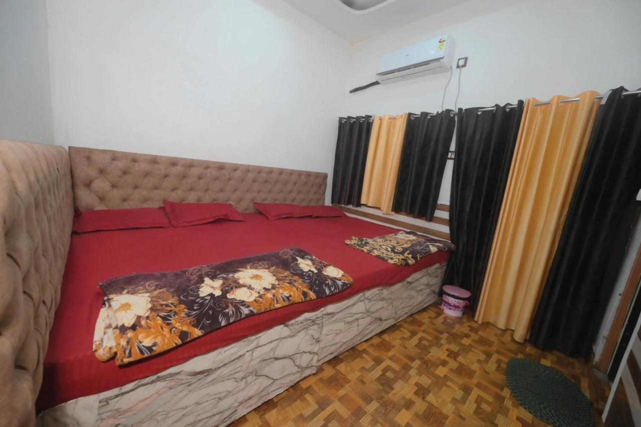 Shri Radha Raman Ji Seva Sadan - B&B Mathura