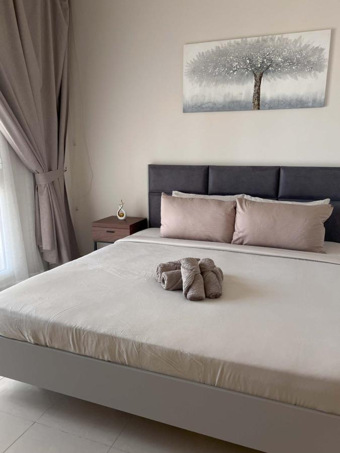 Suite with Lake View