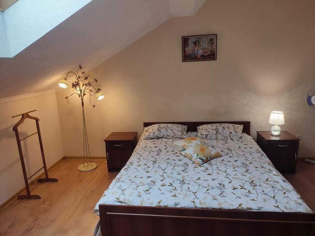 DOBA - Центр 1 кім 5 міс Завжди тепла ! - B&B Mukachevo