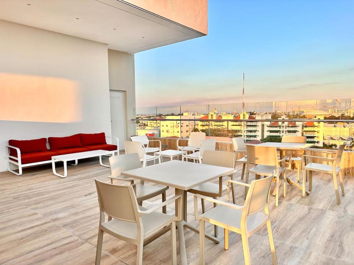 Stylish Upscale Condo, Pool - B&B Carlos Guerra