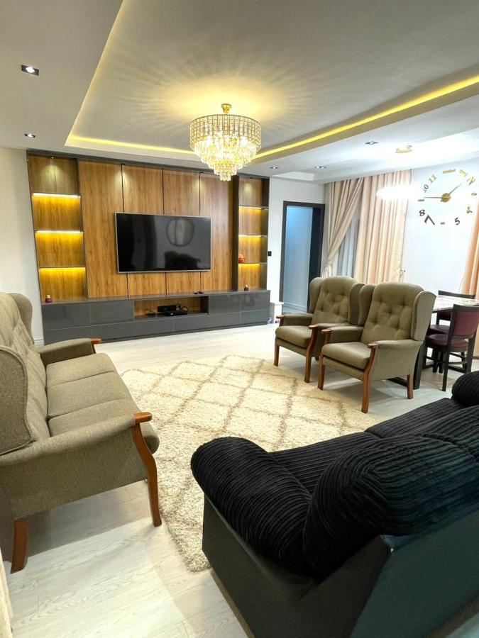 Cozy 3 Bedroom Apartment near Eko Hotel - B&B Lagos
