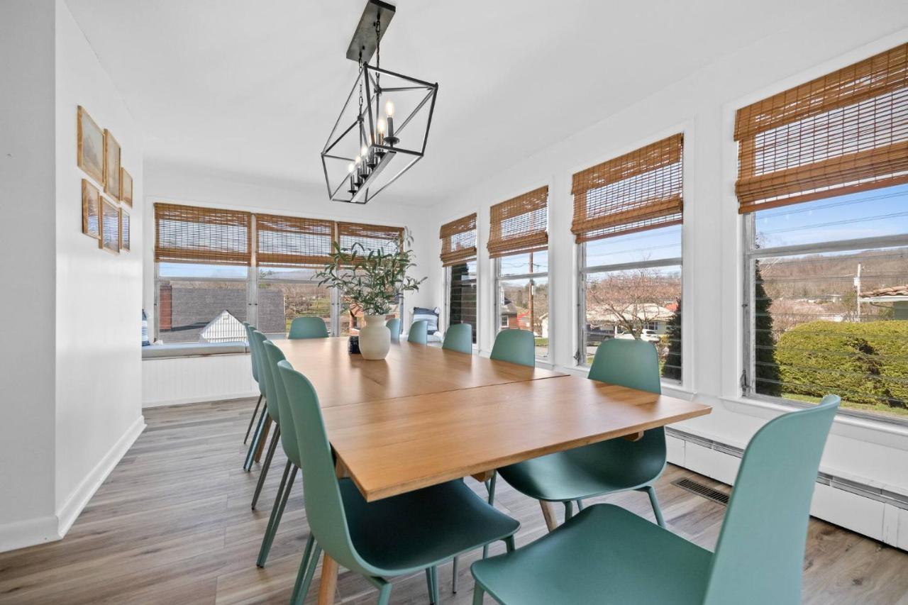 stargazing | firepit | gameroom | theater - Bed and Breakfast Summersville