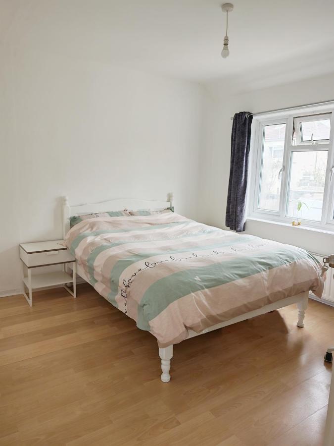 伦敦nw4区温馨双人房 安静社区 近地铁与大学 - B&B London