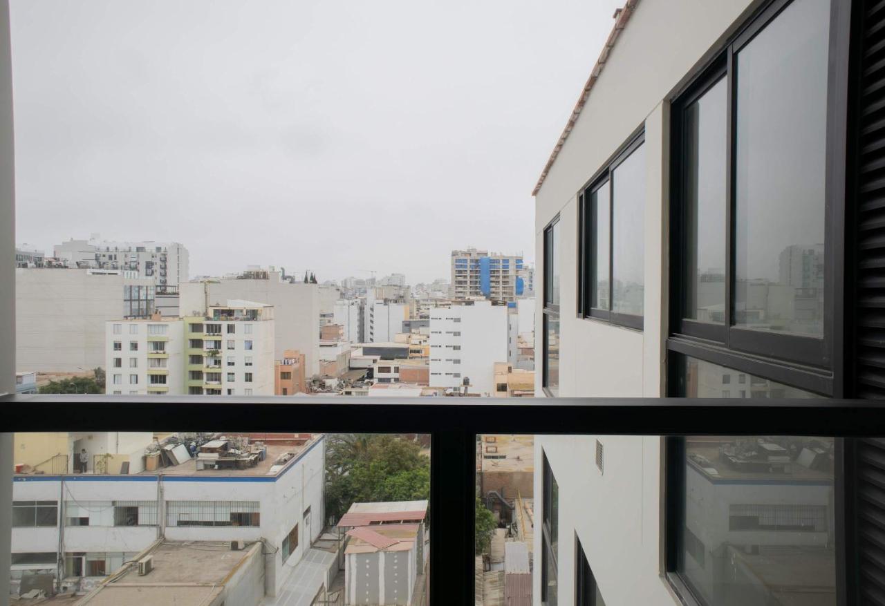 Chic 1BR Apartment in Heart of Miraflores - Ferienwohnung Lima