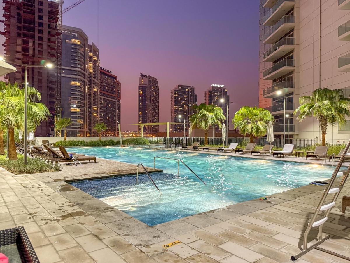 Spacious 1BR with Huge Terrace - B&B Dubai