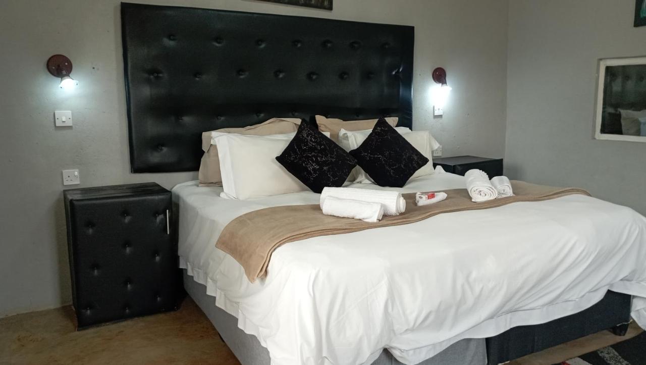 Deluxe Doppel-/Zweibettzimmer mit Gartenblick