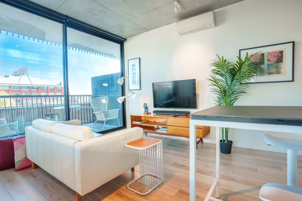 Stylish Richmond Pad Walk to Everything - Bed and Breakfast Melbourne