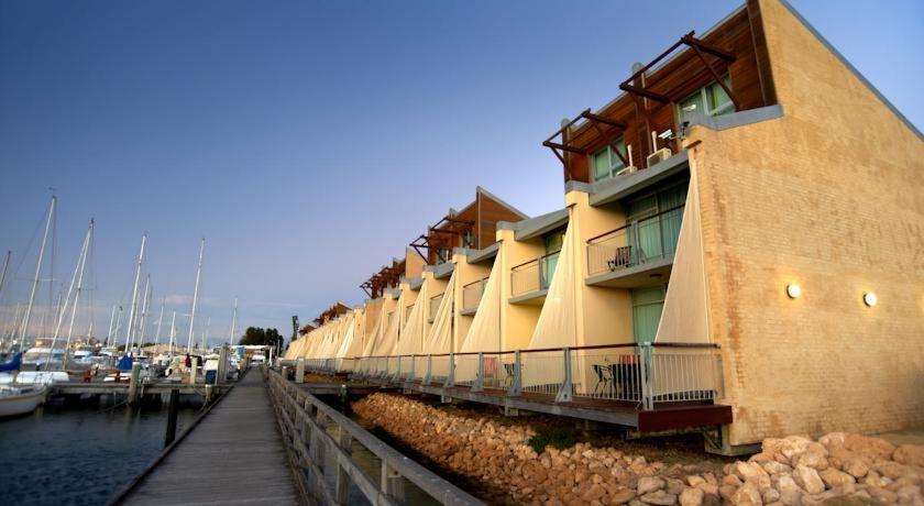 Fremantle Harbour Townhouse - B&B