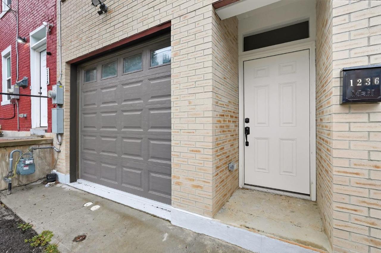 2 Bedroom 2 and a Half Bath Townhouse Stadium and Downtown Nearby - Chambres d'hôtes Pittsburgh